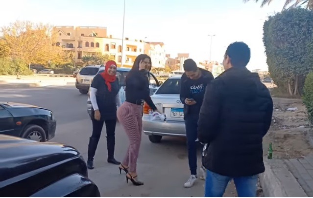 سما المصري فى الشارع 